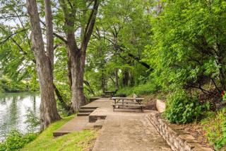 Close to River Shared Family Pool Wurstfest Ready - 7