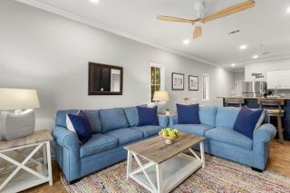 Close to River Shared Family Pool Wurstfest Ready - 2