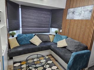 Femros Apartments, 15mins to city center. - 3