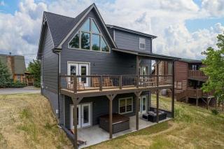 Indoor Pool Family Hot Tub Air Hockey Gameroom - 9