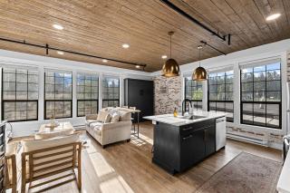 The Loft 10 - Steps from the Lake & Dining- Newly renovated in the heart of McCall - 9