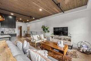 The Loft 10 - Steps from the Lake & Dining- Newly renovated in the heart of McCall - 4
