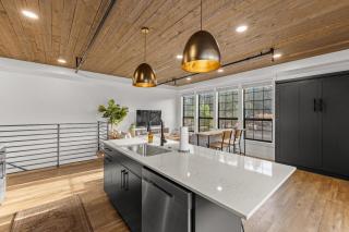 The Loft 10 - Steps from the Lake & Dining- Newly renovated in the heart of McCall - 1