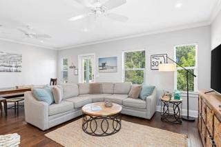 Off The Hook in Blue Mountian Beach - 9