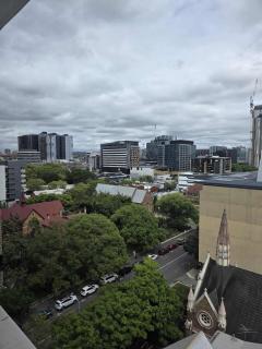 Stylish 1BR Valley Stay with Secure Car Park - 5