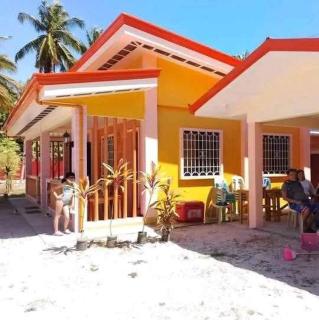 Pangga and Nanie Guest House - 0