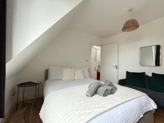 Cosy 3 Bedroom Flat, Hackney Central - London - 9