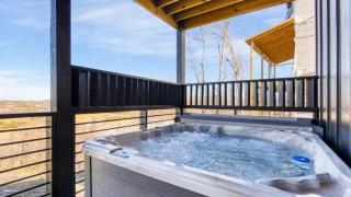 The Back Nine Retreat by AvantStay Private Golf Sim Firepit Mountain Views Near Dollywood - 4