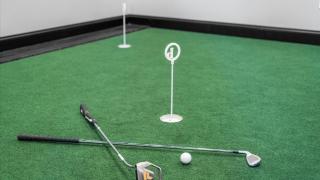 The Back Nine Retreat by AvantStay Private Golf Sim Firepit Mountain Views Near Dollywood - 3