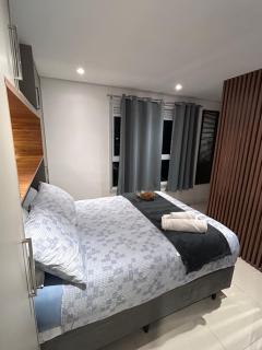 Studio luxuoso novo com ar condicionado e cozinha completa - Centro - 7