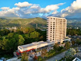 Refugio de lujo con vista a la cordillera central - 0
