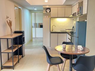 Cozy 2 BR, The Wave Apartment, Epicentrum/Rasuna Said - 4