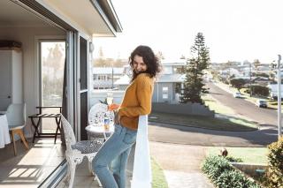 Seaview-Waterfront-Shutters by the Sea-On the Coastal Walk-Private and Quiet- - 4