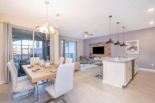 4993FP TOWNHOUSE 4 BEDROOMS & 3 BATHROOMS + POOL - 0