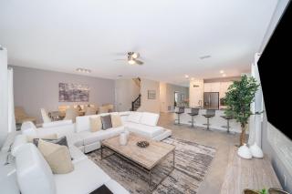 2705JT LUXURY 7 BED/5 BA (SANITIZED) - 0