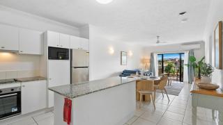 Urban Getaway on Grafton - 7