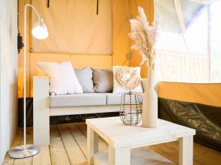 Luxury Safari Tent for 6 with Veranda - 9