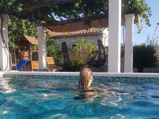 Villa in Bogomolje with swimming pool - 2