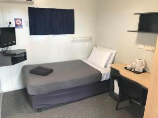 Wheatsheaf Hotel - 4