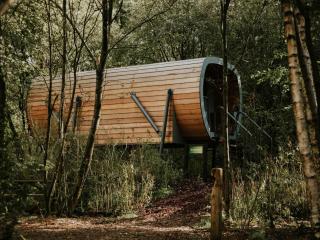 Cozy Treehouse Retreat in Overijssel - 1