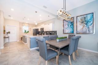 3131-403AR STOREY LAKE, CONDO 2/2 LAKE VIEW - 3