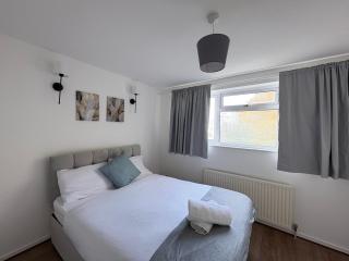 Excel & London City Airport Garden Retreat - 1