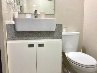 Uptown Parksuites Posh Modern Minimalist - 1