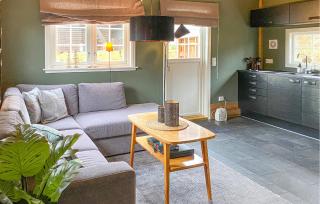 2 Bedroom Cozy Home In Straumgjerde - 8