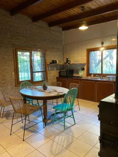 Casa villa del deportista zona arbolada a metros del mar - 0