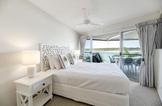 Sea La Vie ~ Penthouse & Best Noosa Blue Views - 1