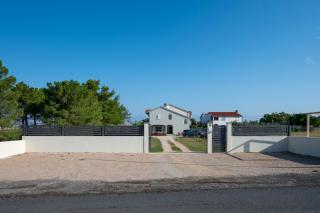 Apartments with parking space Vrsi, Zadar - 15944 - Vrsi - 1