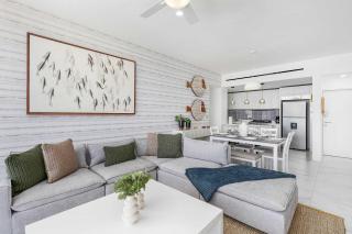 Marea Walk to Medano Stylish Stay in Cabo - 9