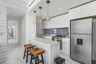 Marea Walk to Medano Stylish Stay in Cabo - 6