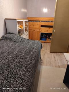 your room in a three-room apartment with a shared kitchen, bathroom, and toilet - 8