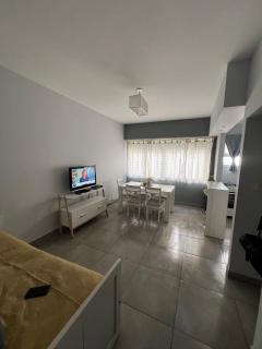 Hermoso departamento a la calle a 300 mts del mar - 9