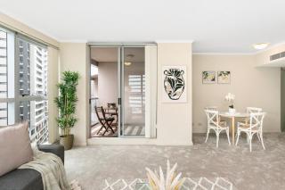 Chatswood Convenience - Steps to Train & Metro - HELP5 - 8