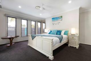 Bribie Breeze Family Retreat with Pool & BBQ - 8