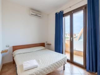 Apartment in residence with private patio - 7