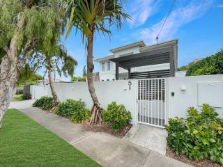 Relaxed Luxury for Families by the Beach - 6