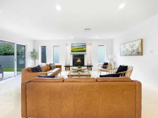 Relaxed Luxury for Families by the Beach - 2