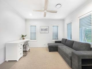 Relaxed Luxury for Families by the Beach - 1