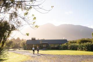 Waitai Lodge, Fiordland Escape - Helicopter Access - 9