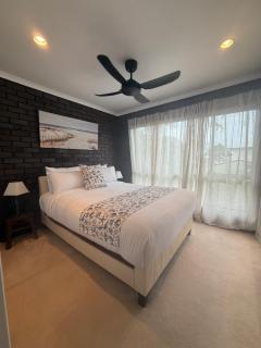 Coastal Escape walk to Kellys Beach - 2