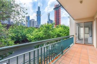 The Avenue - City Escape near Arts and Botanic Gardens - 6