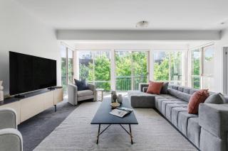 The Avenue - City Escape near Arts and Botanic Gardens - 4