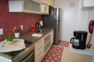 2 qrts Barra varanda vista pro mar, ar condicionado, estacionamento privativo, parquinho, piscina infantil e adulto, cozinha completa, portaria 24hrs, indicado pra família c crianças, grupos, casais e hospedes a trabalho - 8