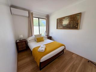 2 Old-style Homey Family Charm 4br Pet Friendly! - 3