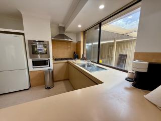 2 Old-style Homey Family Charm 4br Pet Friendly! - 6