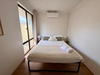 2 Old-style Homey Family Charm 4br Pet Friendly! - 2