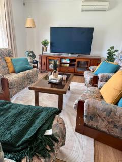 2 Old-style Homey Family Charm 4br Pet Friendly! - 5